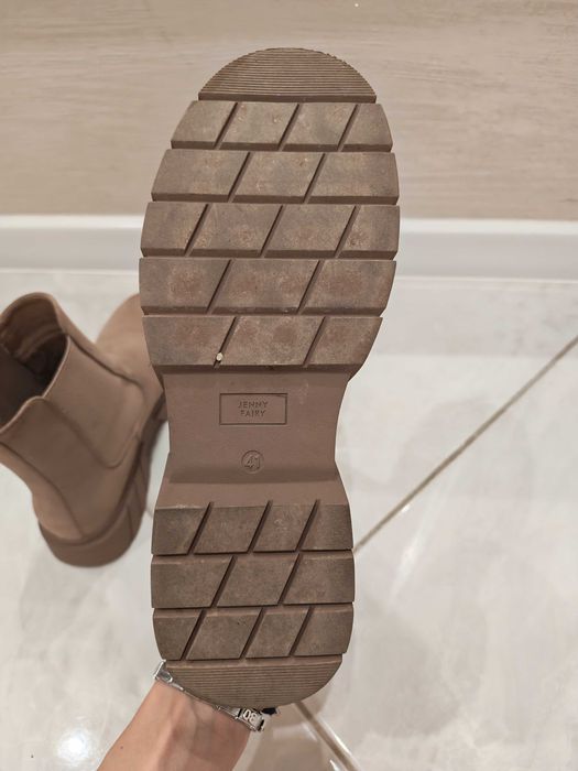 Дамски велурени боти