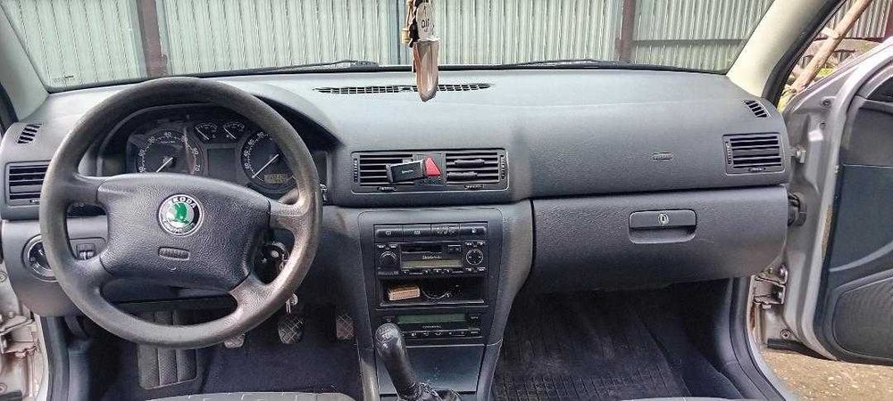 vand auto skoda 2002