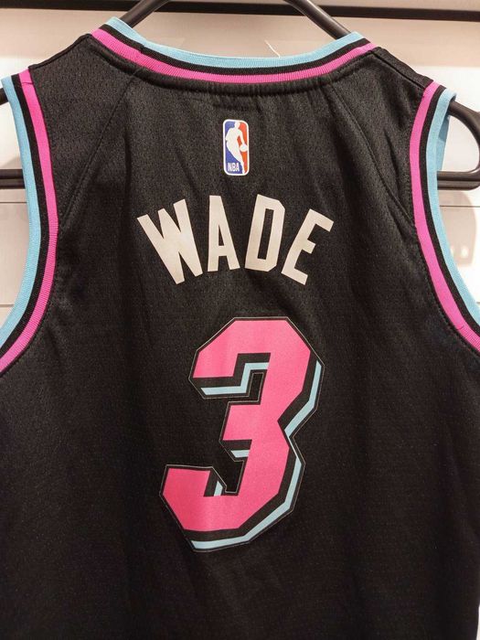 Чисто нов оригинален потник на Miami Heat - Dwyane Wade