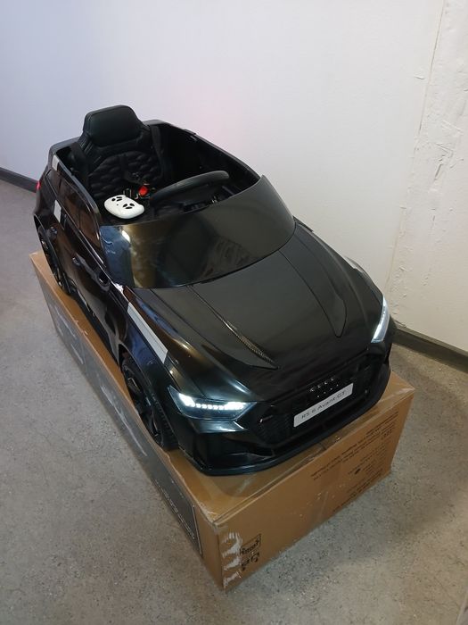Ново!Промоция!Акумулаторен джип AUDI RS6 Avant GT с меки гуми,кожена седалка 12волта