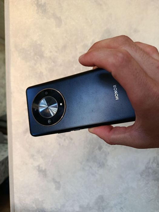 Продаю свой HONOR X 9B