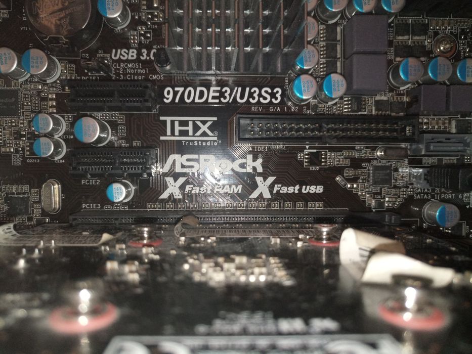 Настолен компютър AMD Athlon II X3 460 8GB RAM 640 HDD GTX 650 1 GB