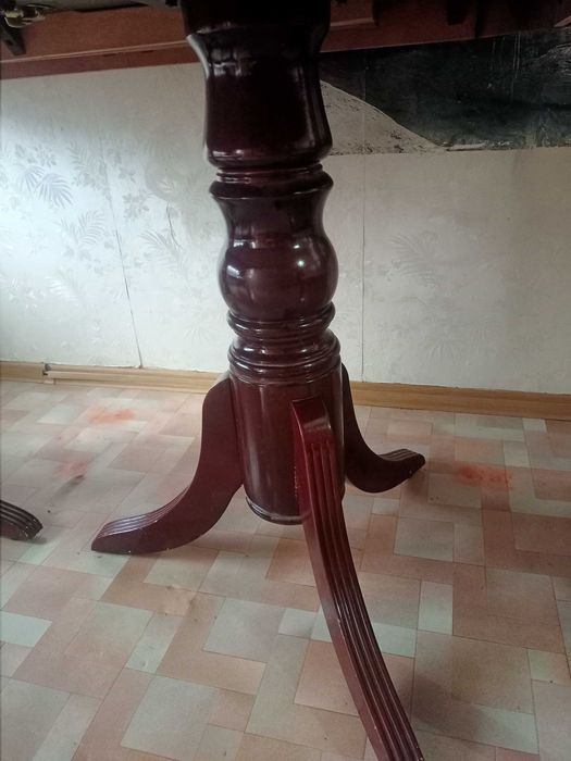 стол и 6 стульев