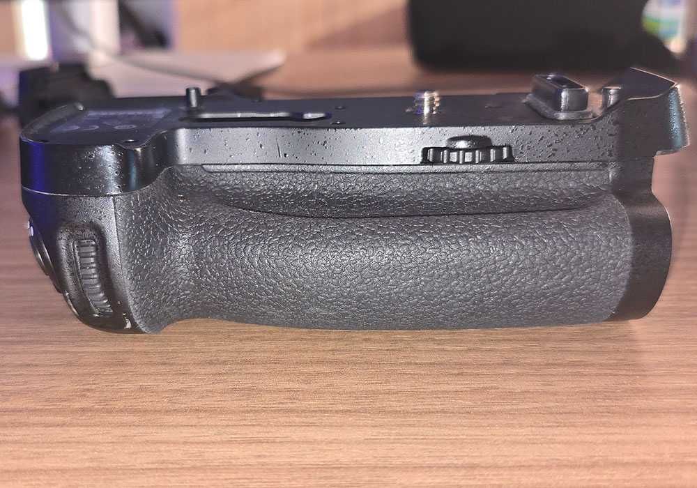 Nikon MB-D18 - grip baterie extra pentru D850
