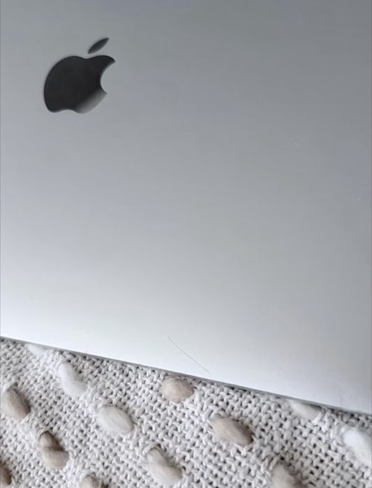 Macbook Air M1 256 gb stocare