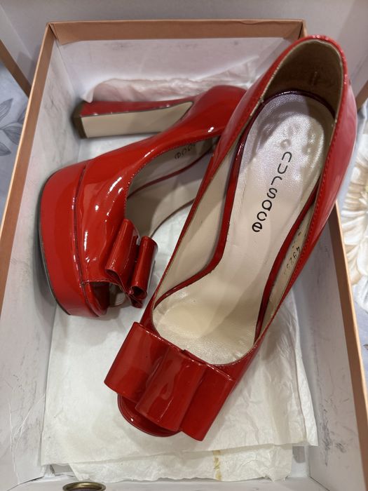 Туфли и босоножки бренда нурсач, полетто