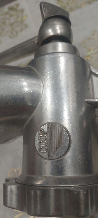 Срочно продам советскую мясорубку.