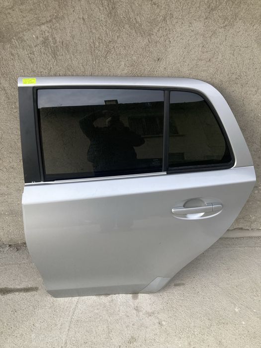Задна лява врата за тойота урбан крузер/Urban cruiser 09-14г
