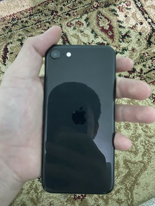 Обмен iPhone SE 2020 64GB, срочно