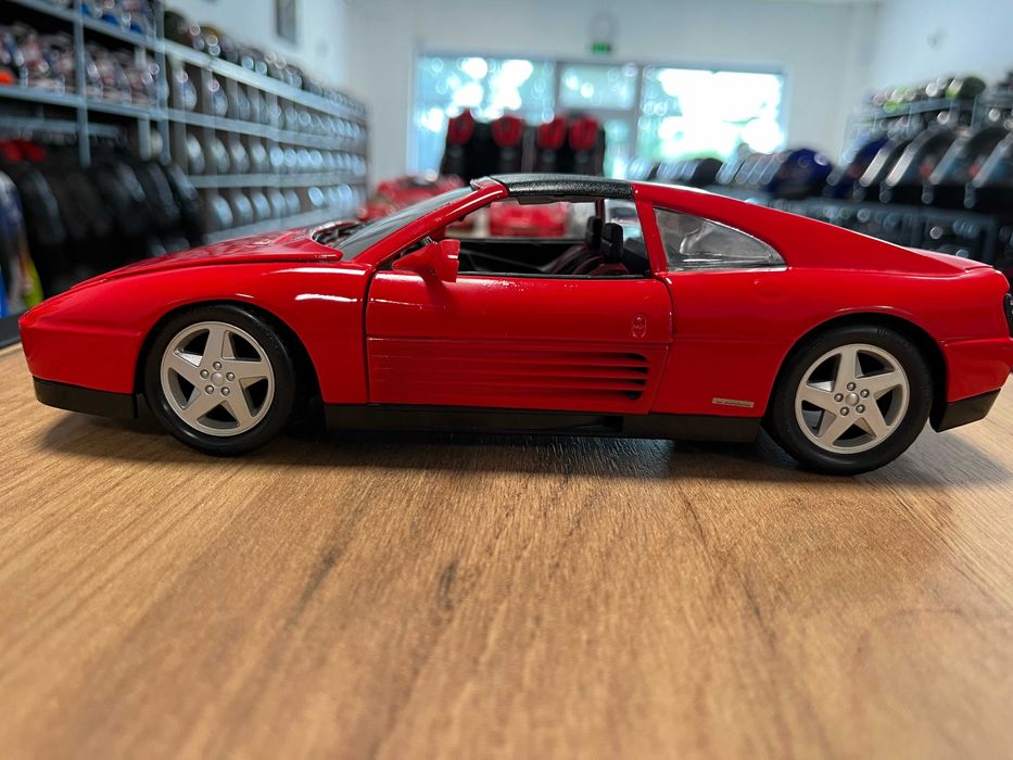 MAISTO метална колекционерска количка FERRARI 348 Testarosa,мащаб 1:18