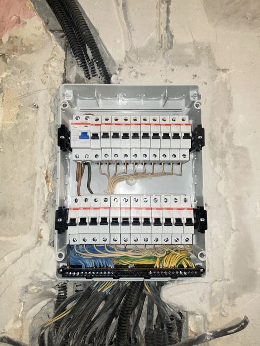 Услуга электрика , диагностика и обслуживании электро оборудиванию