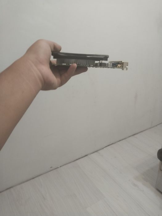 Продам видеокарту gt730