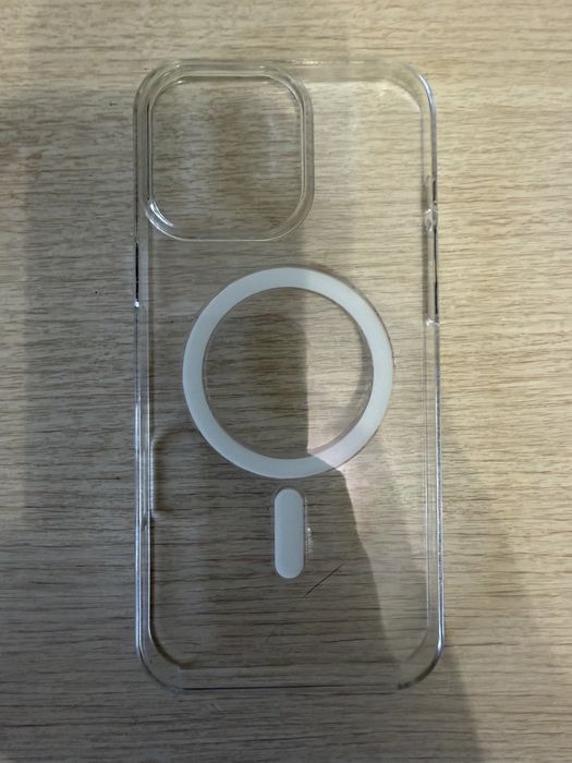 Чехлы на 16 Pro Max