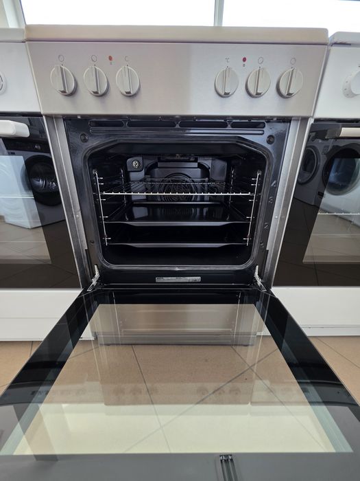 Свободностояща печка с керамични котлони Gorenje