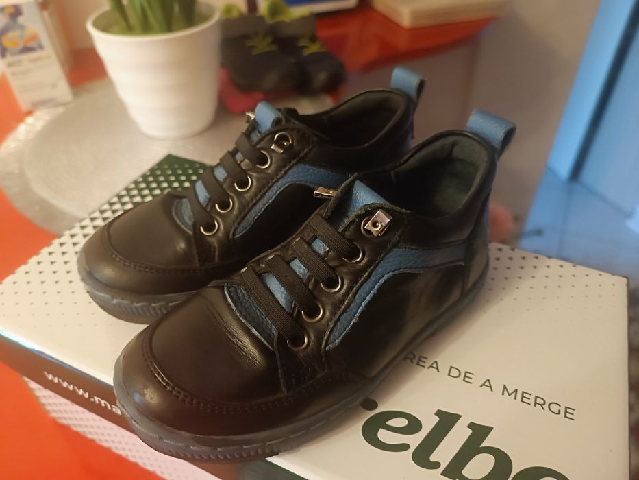 Vand adidasi piele Marelbo (marimea 25)!