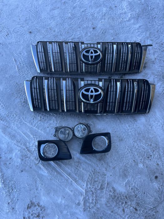 Решетка радиатора Прадо 150 противотуманки