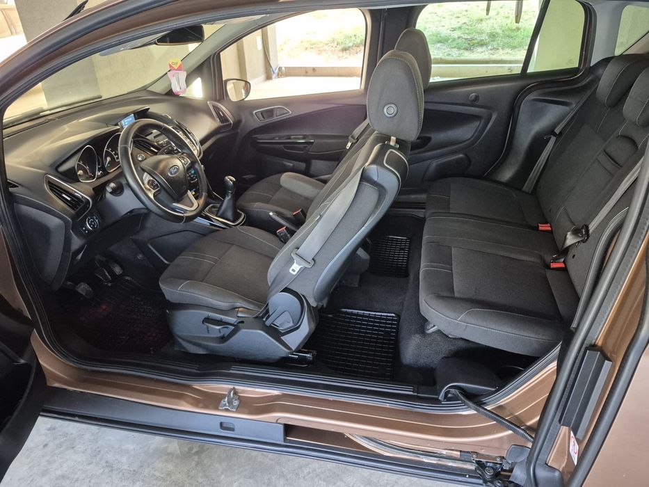 Auto de Showroom Tiriac Auto acte doveditoare - Service reprezentanță