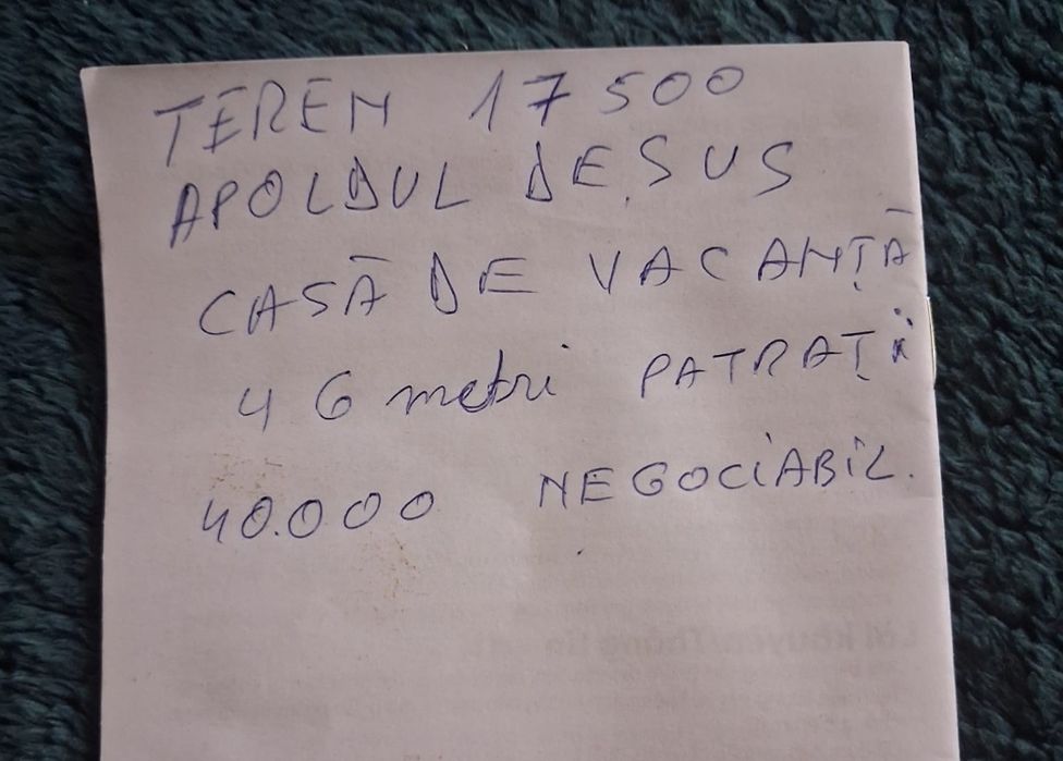 Vând cabană de lemn în zonă liniștită