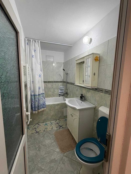 Inchiriez apt cu 3 camere