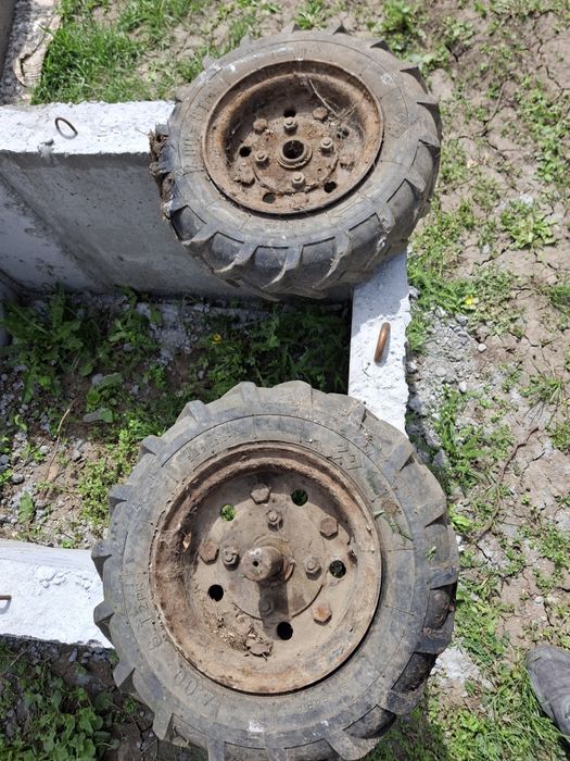 Гуми с джанти за мото фреза