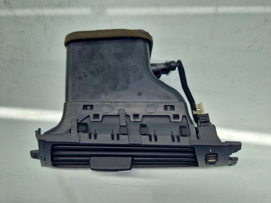 Grila aerisire dreapta Bmw 3 (E91) [Fabr 2005-2011] 9130466903