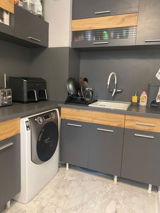 Дава се под наем Тристаен апартамент в Варна, ВИНС - 75 кв.м за 561 € - Снимка #2