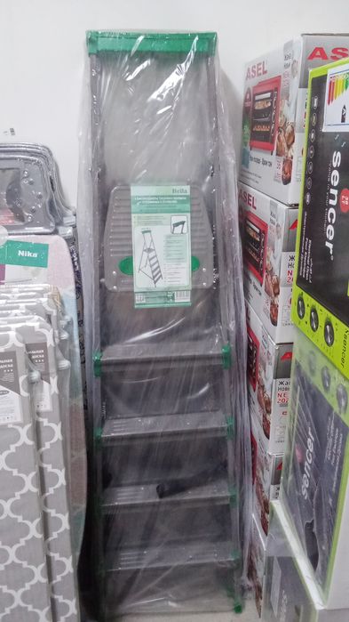 Стремянка Bella и Nika