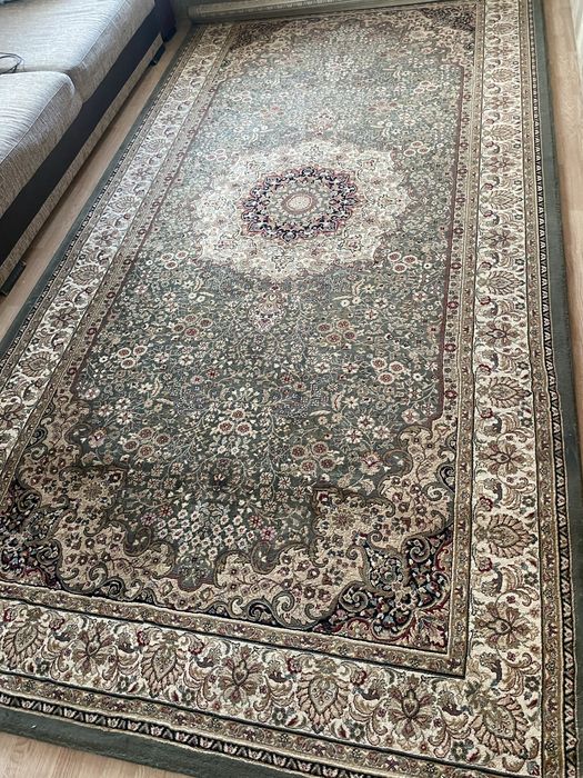 Ковер                .