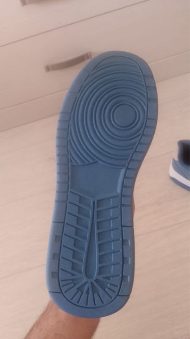 Кроссовки с Англии