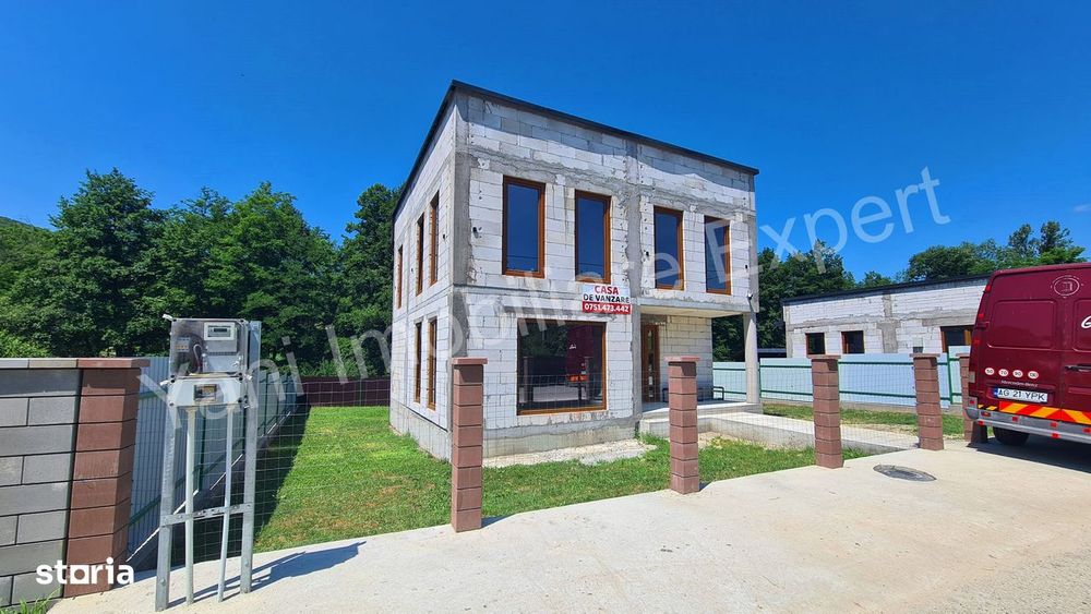 Casă de vânzare în comuna Băiculești, județ Argeș.