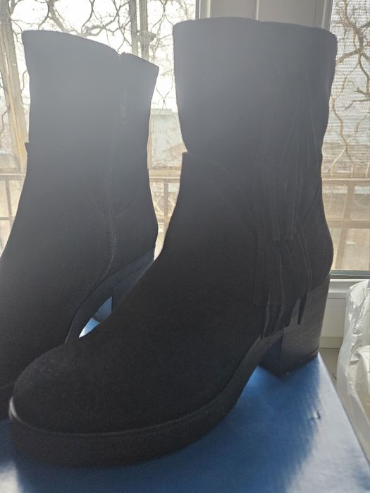 Натуральная замша ботинки черные