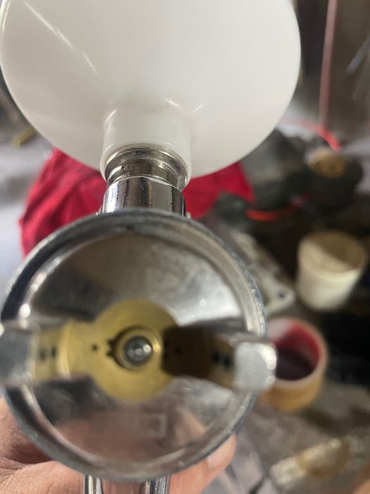 Продавам бояджийски пистолет