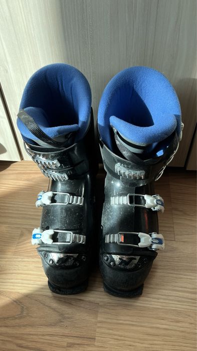 Детски ски и ски обувки