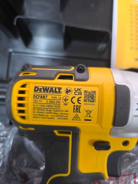 Masina de insurubat cu impact Dewalt DCF887P2-QW