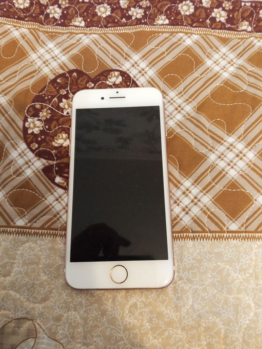 Продаю iPhone 6s на запчасти снаружи в идеальном состоянии
