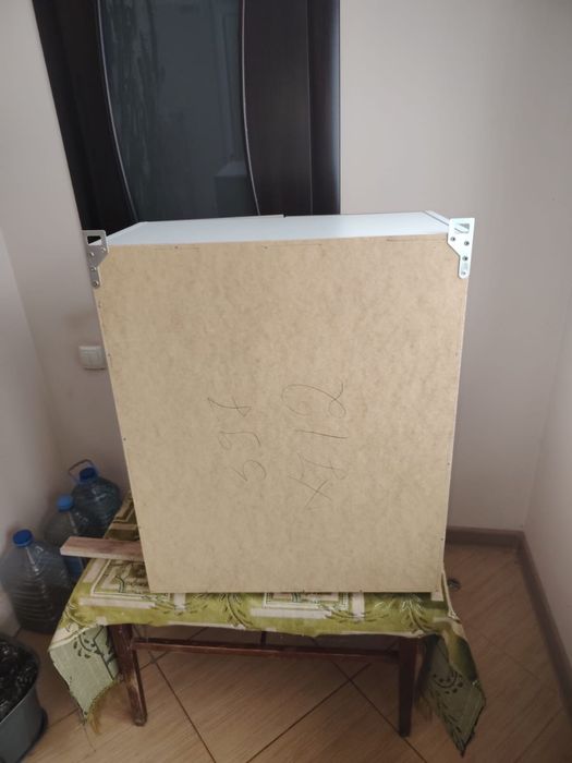 Продам кухонный навесной шкаф