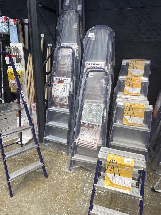 Стремянки и Лестницы -Алюмет