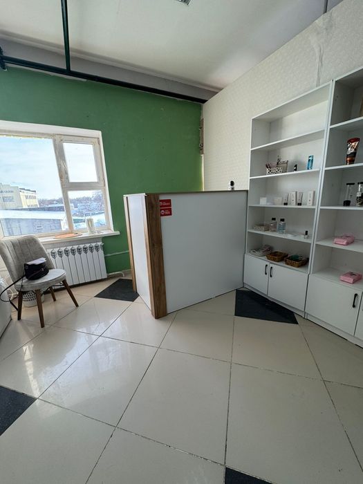 Продам полки и ресепшен