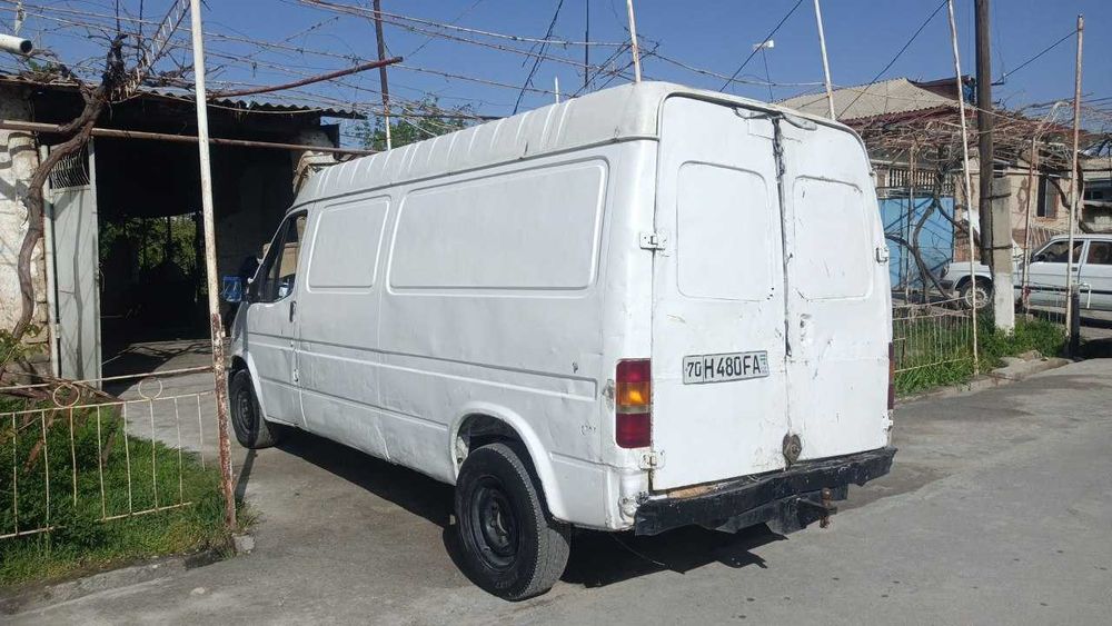 sotiladi FORD TRANSIT 1992-yil