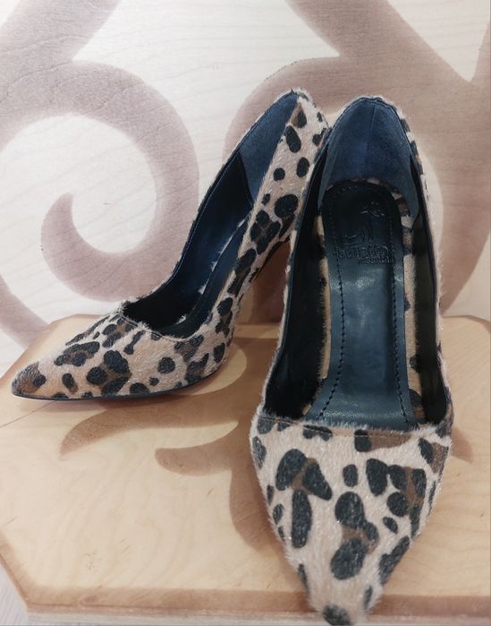 Трендовые леопардовые туфли