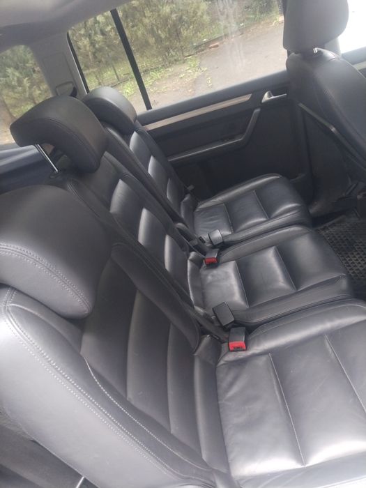 Vînd urgent WV Touran 2011   2.0tdi