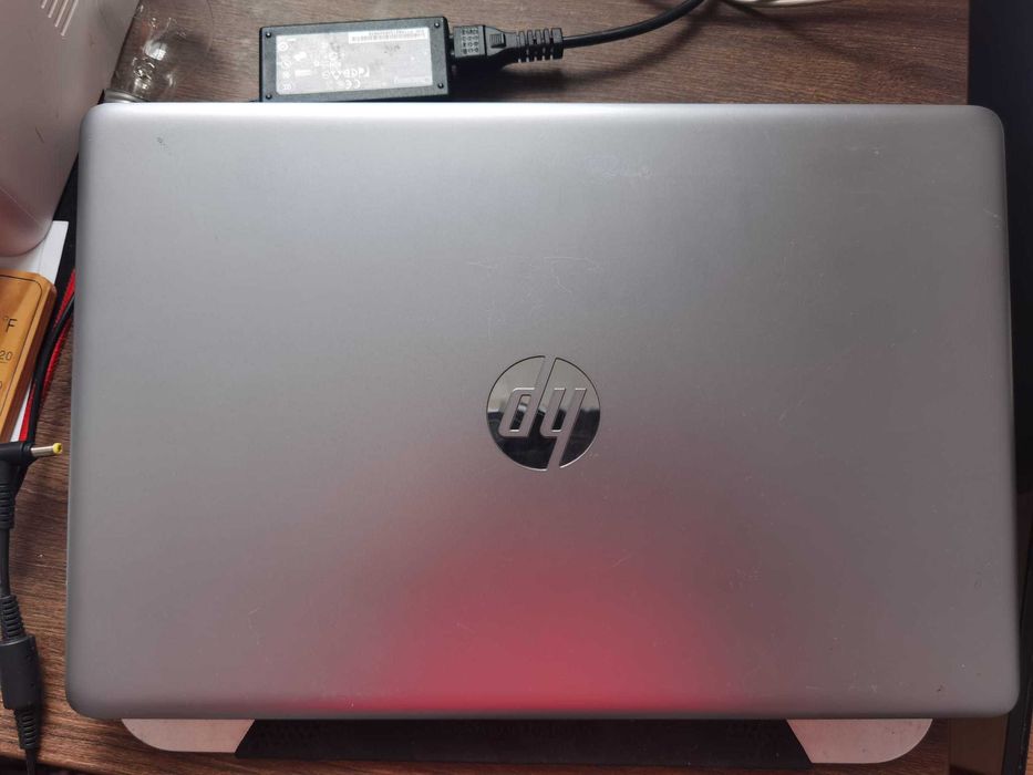 Laptop HP 250 G7, i3-8130U, 8gb RAM, 128 GB nvme ssd + 256hdd