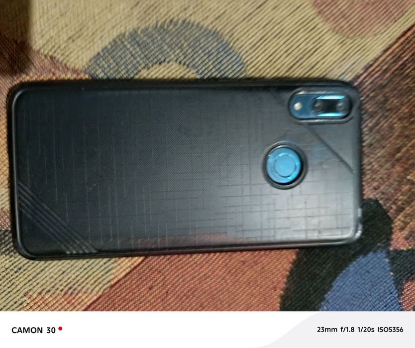 Продам телефон Huawei y7