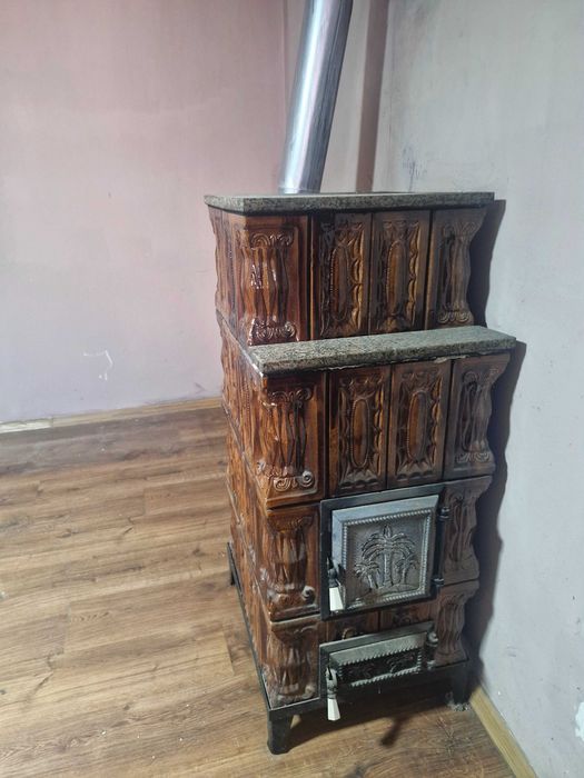Doua teracote in stare buna