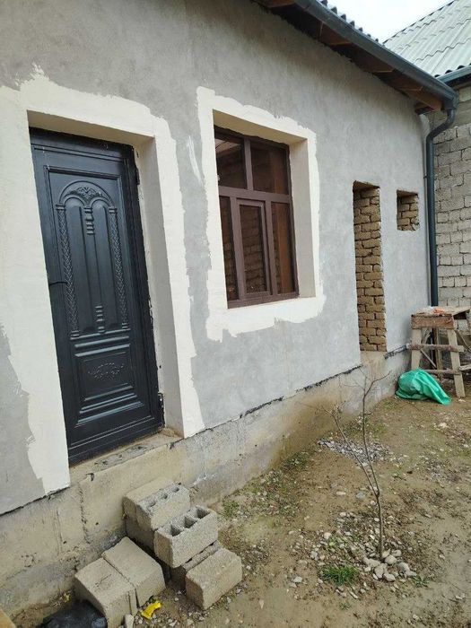 Xovlili uy sotiladi. Guliston Shaxar Yangibozor tomonda 19 kvartal
