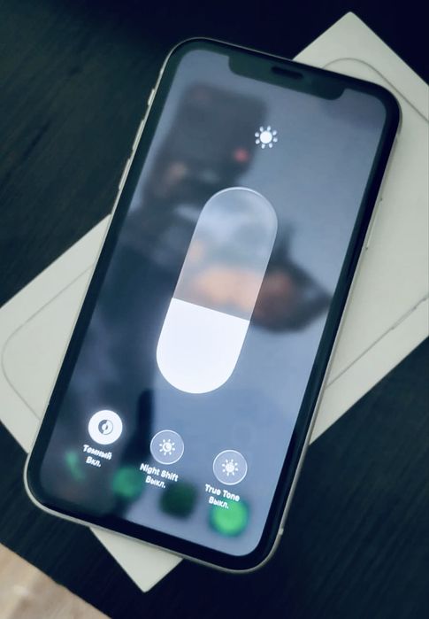 Iphone 11 white 64 gb