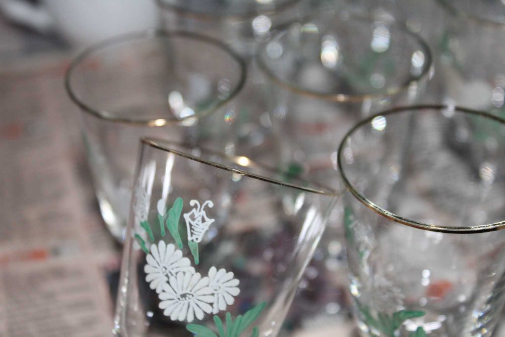 2 Стъклени сервиза/комплекта  стъклени чашки