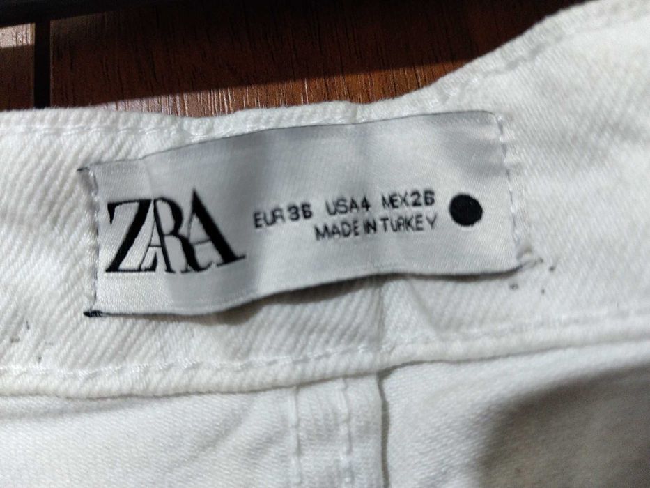 Blugi albi Zara