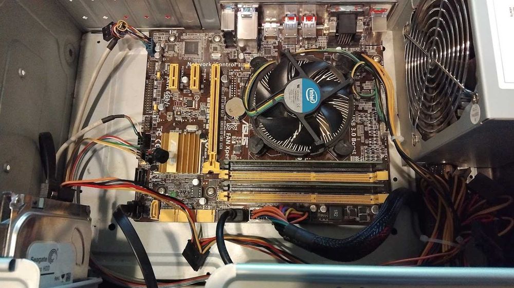 Настолен компютър Intel Core i3-4130, 8GB RAM, 1.0TB HDD,128GB SSD