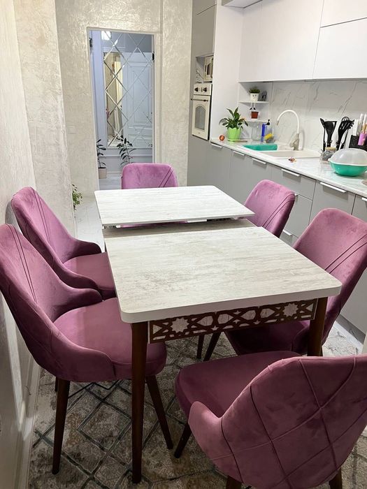 Стол со стульями